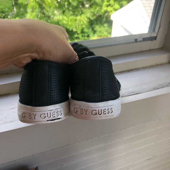 Black Guess Sneakers - Picture 4 of 6